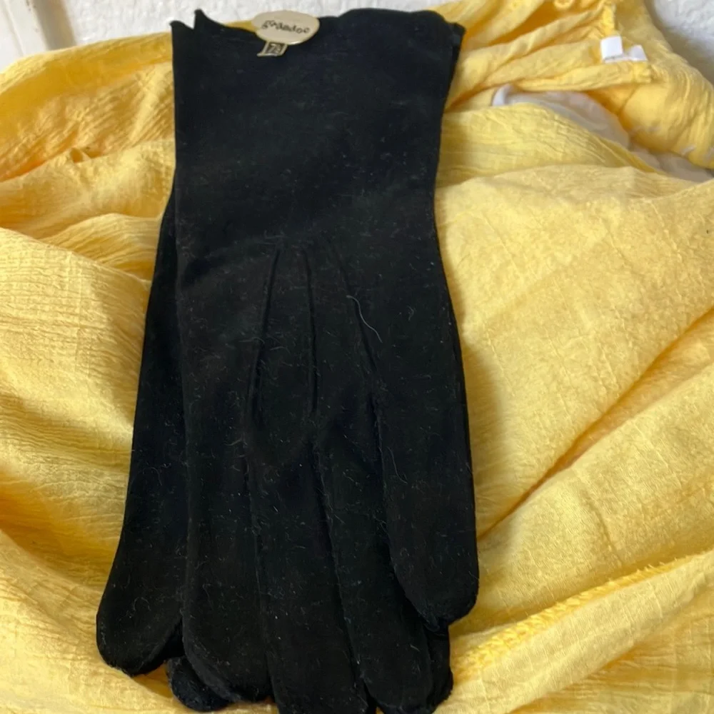 FINAL MARKDOWN Ladies vintage gloves 7 1/2 brand new
